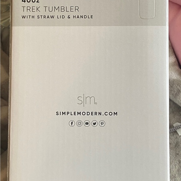 Simply Modern 40 oz Trek Tumbler - Picture 3 of 3